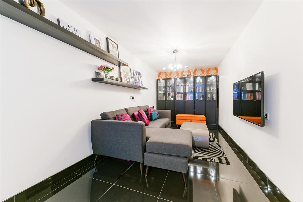 14 Greenacres, Lower Kingswood1.jpg