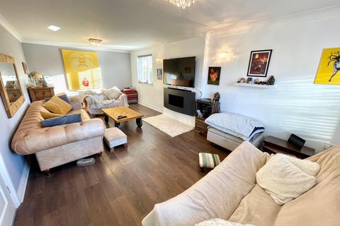 2 Home Close, Grange Park, Northampton, NN4 5BL