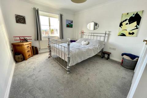 2 Home Close, Grange Park, Northampton, NN4 5BL