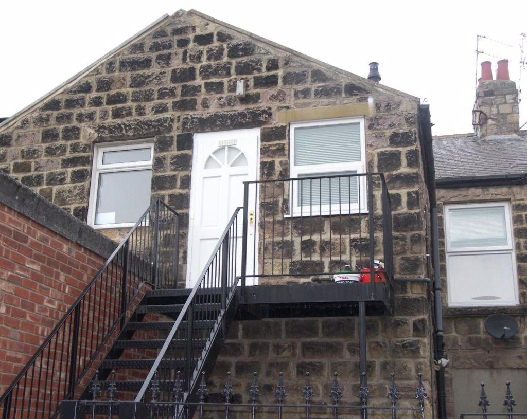 King Edwards Drive, Harrogate, HG1 1 bed flat £525 pcm (£121 pw)
