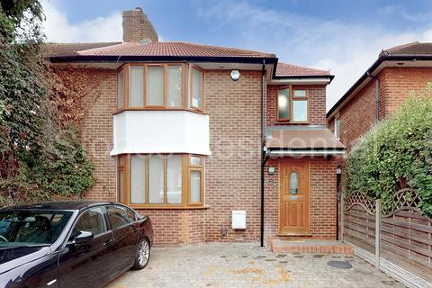 46 Buckingham Gardens, Edgware, HA8 6NB