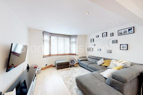46 Buckingham Gardens, Edgware, HA8 6NB