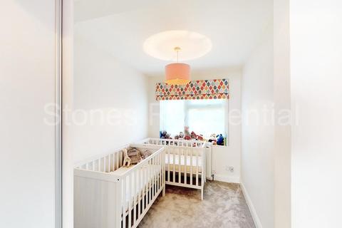 46 Buckingham Gardens, Edgware, HA8 6NB