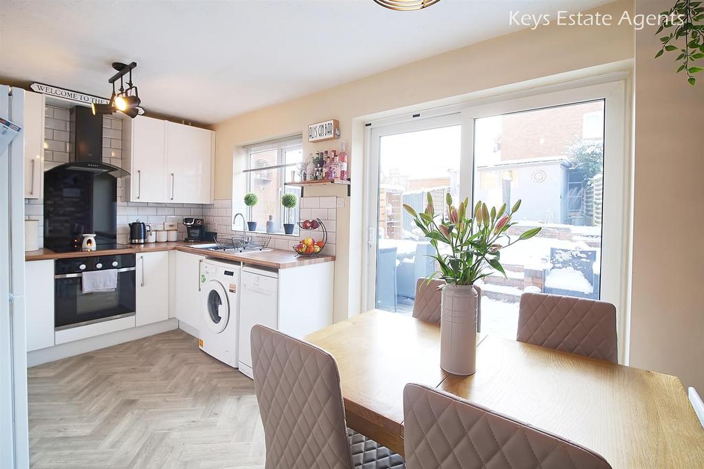 Kitchen Ang1.jpg