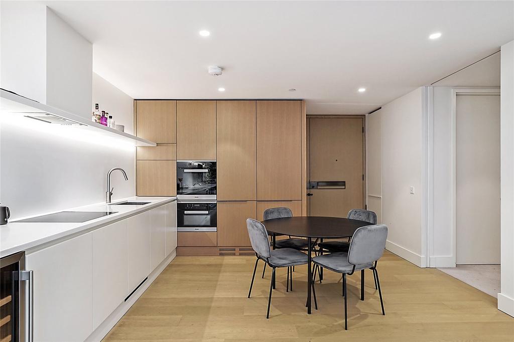Kitchen/ Dining