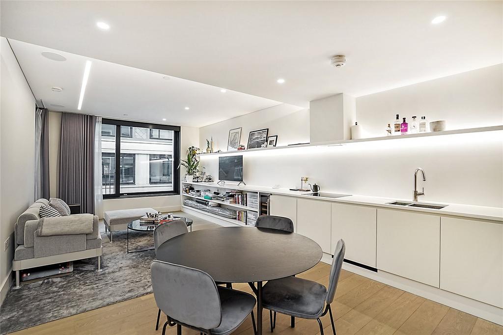 Kitchen/ Dining