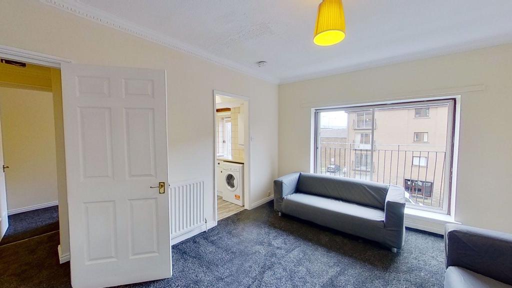 EAST PARKSIDE, Edinburgh 2 bed flat £760 pcm (£175 pw)