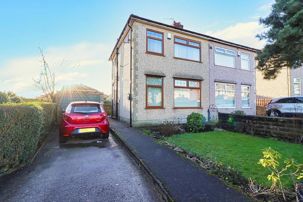 Larch Hill, Bradford 3 bed semidetached house £129,950