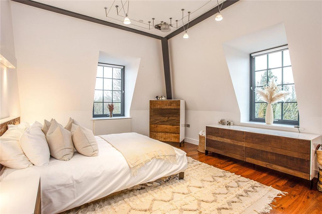 Main Bedroom