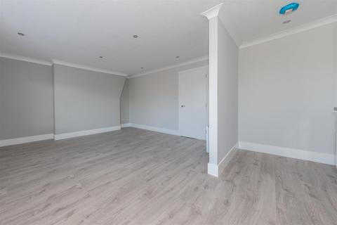 1 bedroom flat to rent, Rush Court, Bedford