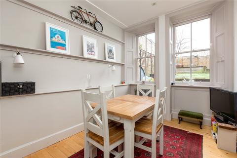 8 Lismore Crescent, Edinburgh, EH8 7DN