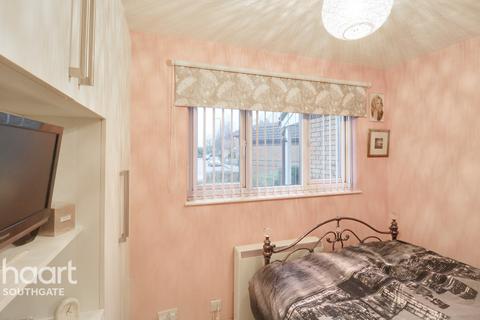 31 Bornedene, Potters Bar, EN6 3EL
