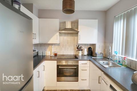 31 Bornedene, Potters Bar, EN6 3EL