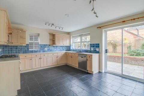 4 bedroom townhouse to rent, Tenison Manor, Cottenham