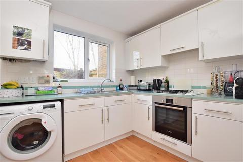 104 Alpine Road, Redhill, RH1 2LF