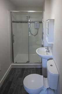 4 bedroom flat to rent, Flat 12 The Gas Works, 1 Glasshouse Street, NOTTINGHAM NG1 3BA