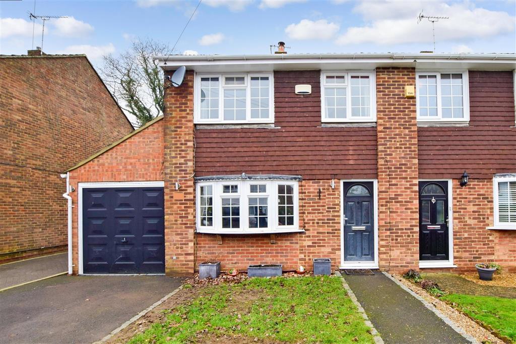 Pippin Close, Coxheath, Maidstone, Kent 3 bed semidetached house £340,000
