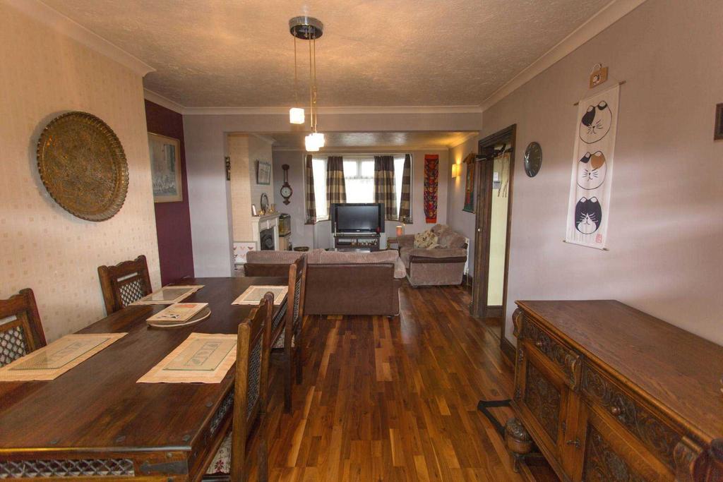 Beresford Avenue, Rochester 3 bed semidetached house £375,000