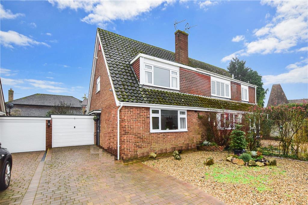 Meadow View Road, Boughton... 3 bed semidetached house £295,000