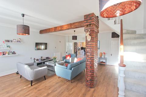 71 Carlyle Road, London, E12 6BW