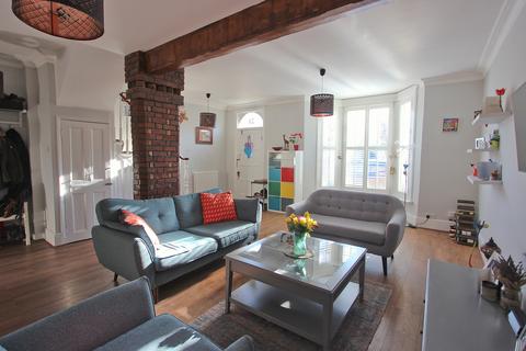 71 Carlyle Road, London, E12 6BW