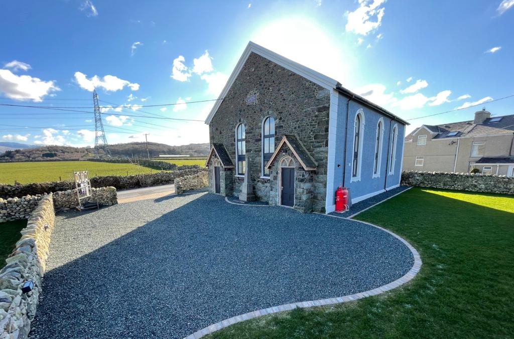 Capel Bryngwyn, Llanrug, Caernarfon... 6 bed detached house £450,000