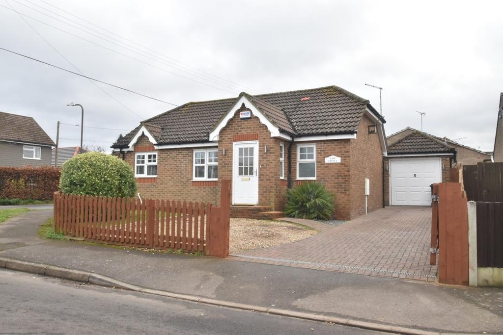 Shepherds Way, Langley, ME17 2 bed detached bungalow for sale £345,000