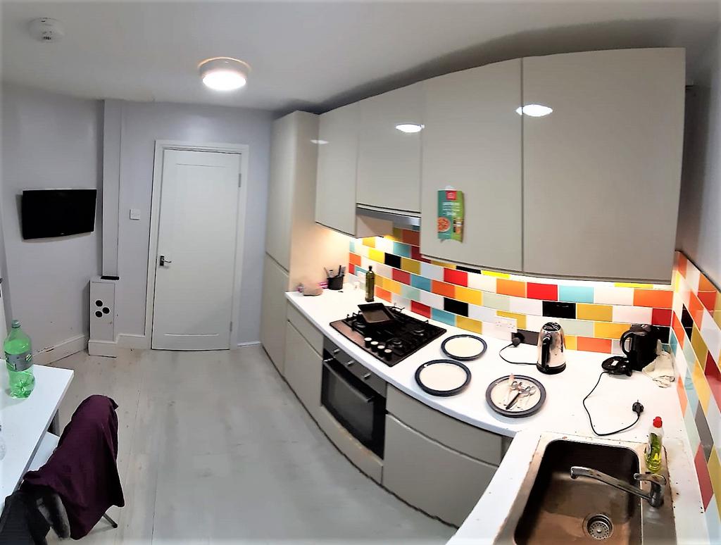 PLATT LANE, RUSHOLME, Manchester M14 5WH 2 bed flat to rent £953 pcm