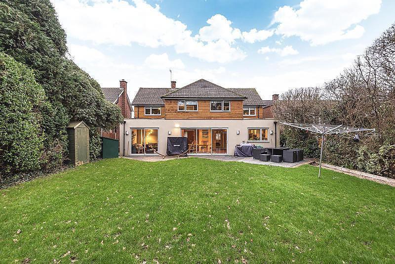Cavendish Drive, Claygate, Esher, KT10 4 bed detached house £1,300,000