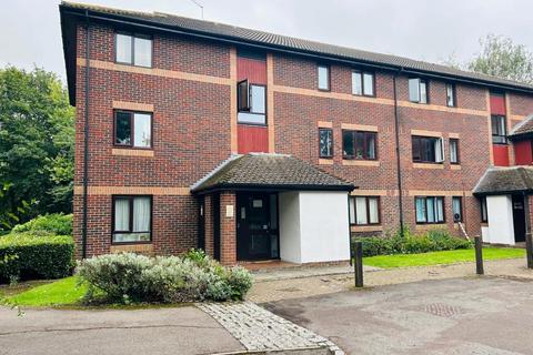 Studio to rent, Pebble Drive,  Didcot,  OX11