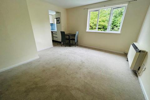 Studio to rent, Pebble Drive,  Didcot,  OX11