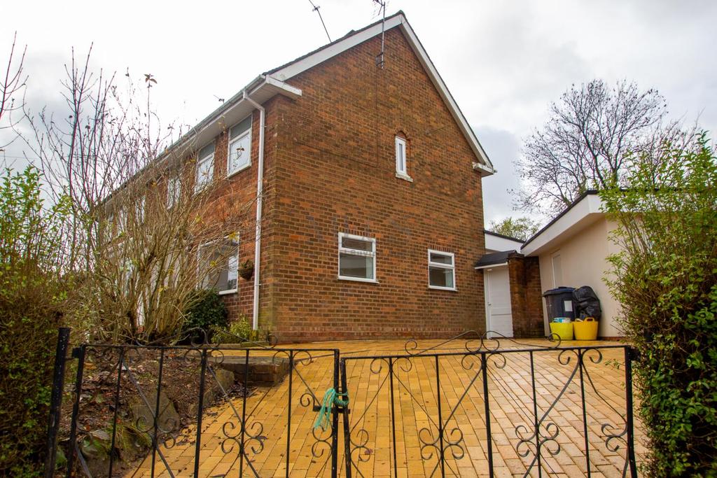 Pitman Road, Quinton, Birmingham, West Midlands, B32 1PA 3 bed semi