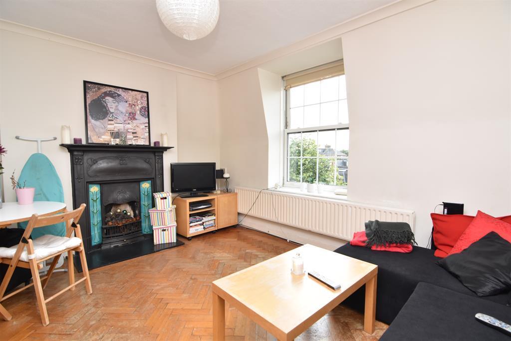 John Keall House, Henry Jackson Road... 3 bed flat - £1,740 pcm (£402 pw)