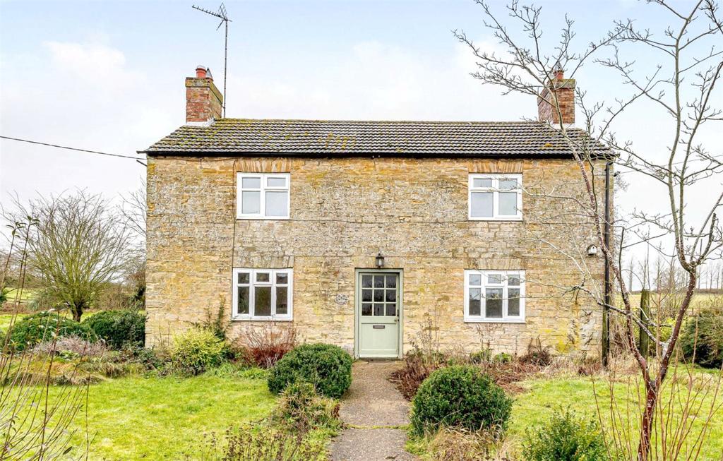 Sudborough Road, Slipton, Northamptonshire, NN14 2 bed detached house