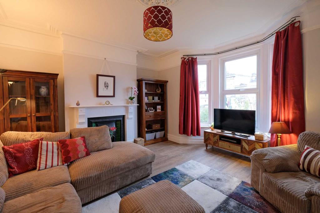 Bear Flat, Bath 4 bed house £1,850 pcm (£427 pw)
