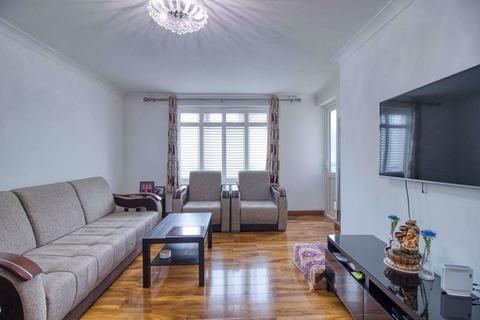 101 Maryside, Slough, SL3 7ES