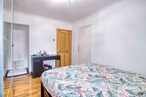 101 Maryside, Slough, SL3 7ES