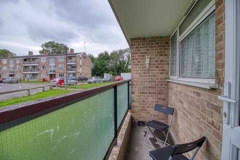 101 Maryside, Slough, SL3 7ES