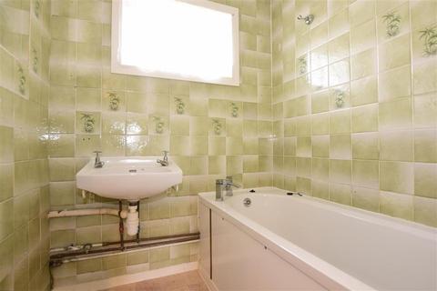2 Vanquisher Walk, Gravesend, DA12 4LS