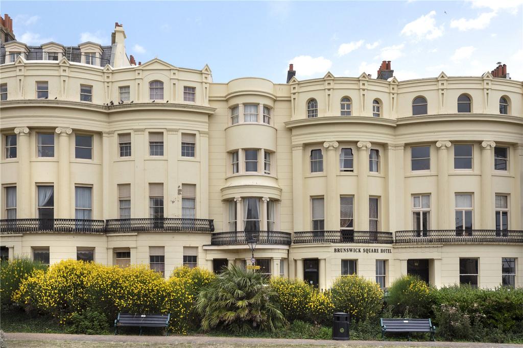 Brunswick Square, Hove, East Sussex, BN3 3 bed apartment £700,000