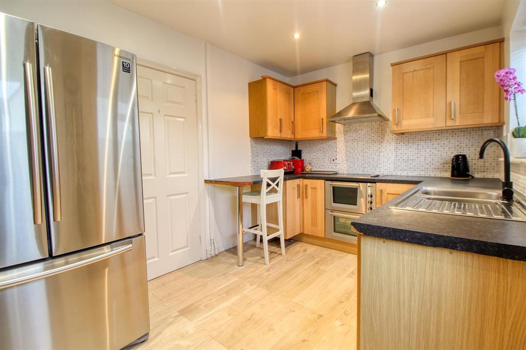 Hillcroft, Bromley Road, Elmstead... 4 bed detached bungalow £470,000