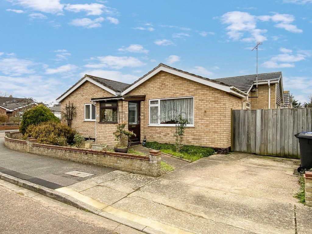 Whitton Close, Lowestoft 3 bed detached bungalow £260,000