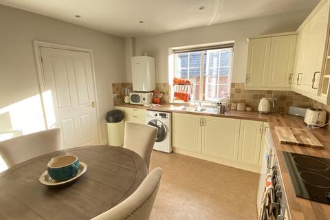 2 bedroom mews to rent, Warminster, Wiltshire