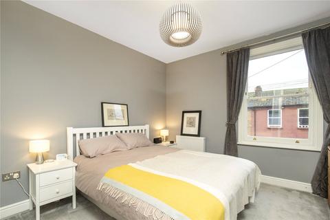 28 Orchard Road, Brentford, TW8 0QX