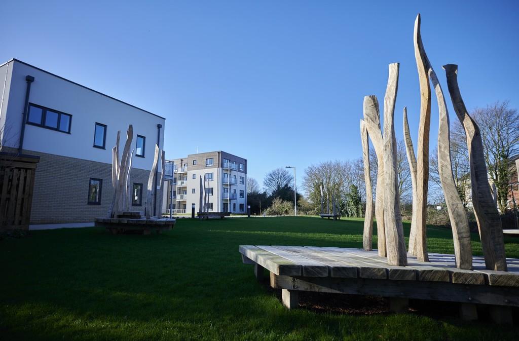 Moulsham Lodge, Chelmsford, CM2 9EL 2 bed flat for sale £305,000