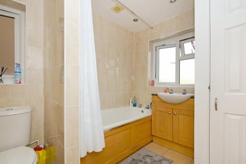 32 Coleridge Crescent, Colnbrook, Slough, SL3 0PY