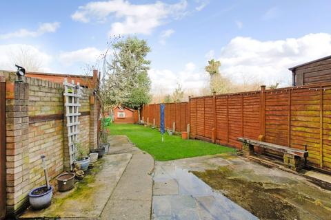 32 Coleridge Crescent, Colnbrook, Slough, SL3 0PY