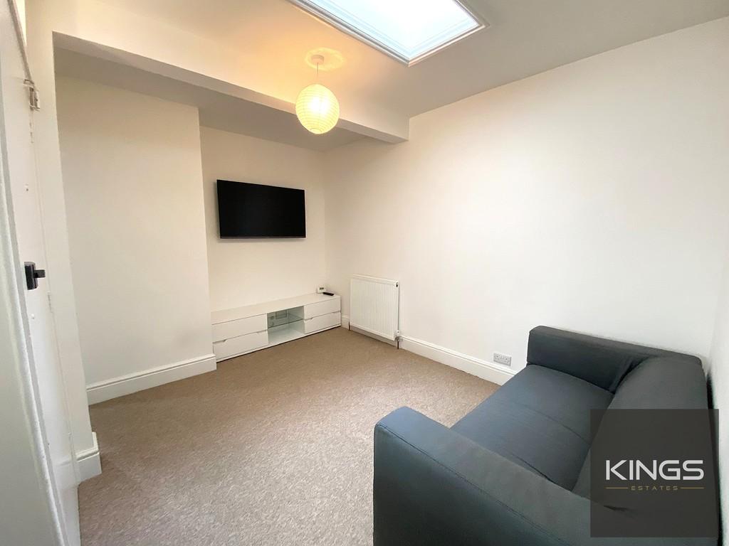 Kent Road, Southsea 3 bed flat to rent £1,450 pcm (£335 pw)