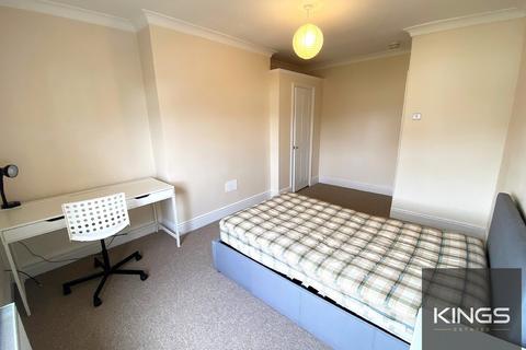 3 bedroom flat to rent, Kent Road, Southsea