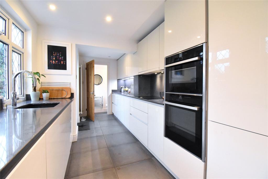 Rosemary Lane, Blackwater, Camberley, GU17 3 bed semidetached house
